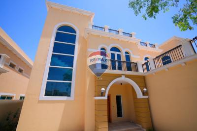 Single-Row Legacy Nova Contemporary Villa | Jumeirah Park | Vacant